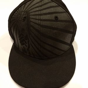 independent fitted hats